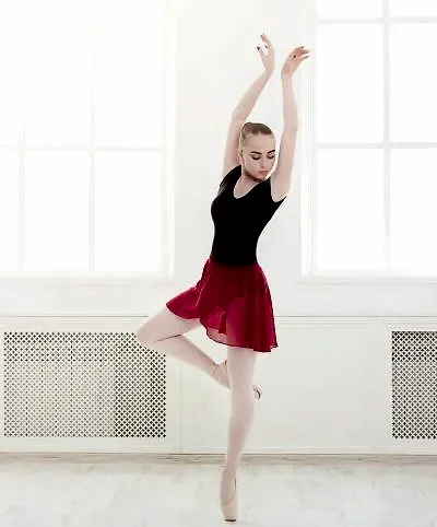 beautiful-ballerina-dance-on-pointe.jpg